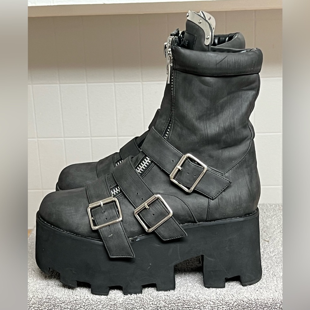 Current Mood Black Platform Boots